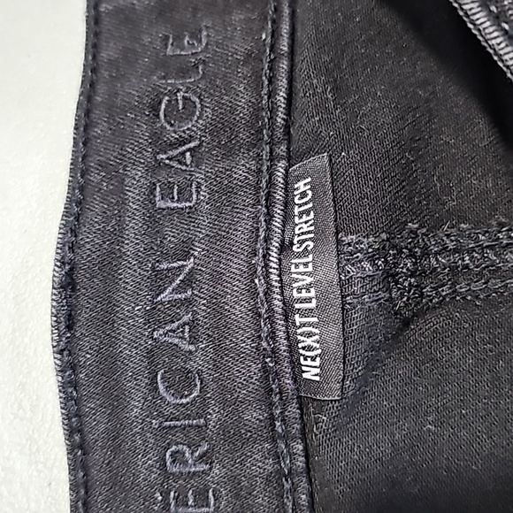 American Eagle next level stretch size 4 black high rise jean shorts - Picture 6 of 8